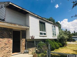2215 Dunblane Dr, Rawlins, WY 82301