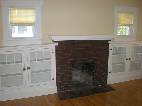 Front living room, bookshelves