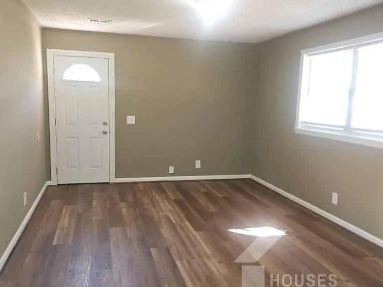 4 Fargo Cir — Photo 2
