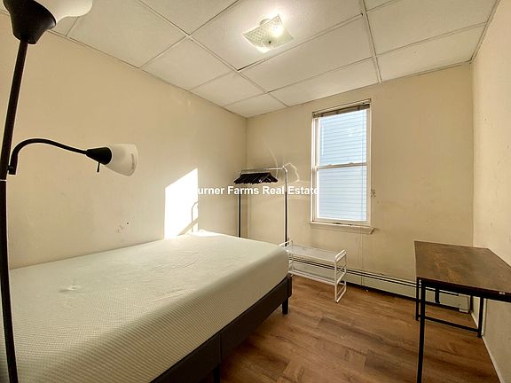 3rd image of 1572 Tremont St #2F
