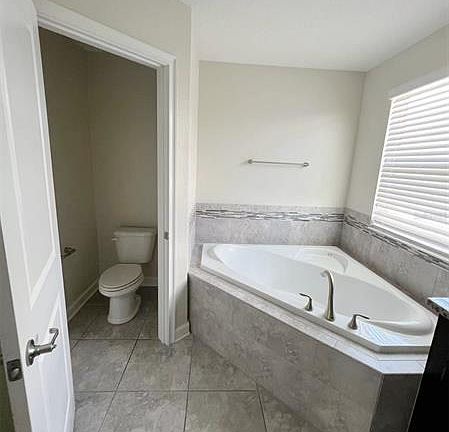 3rd image of 11137 Sycamore Woods Dr