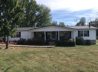 8504 Mason Lewis Rd, Maysville, KY 41056