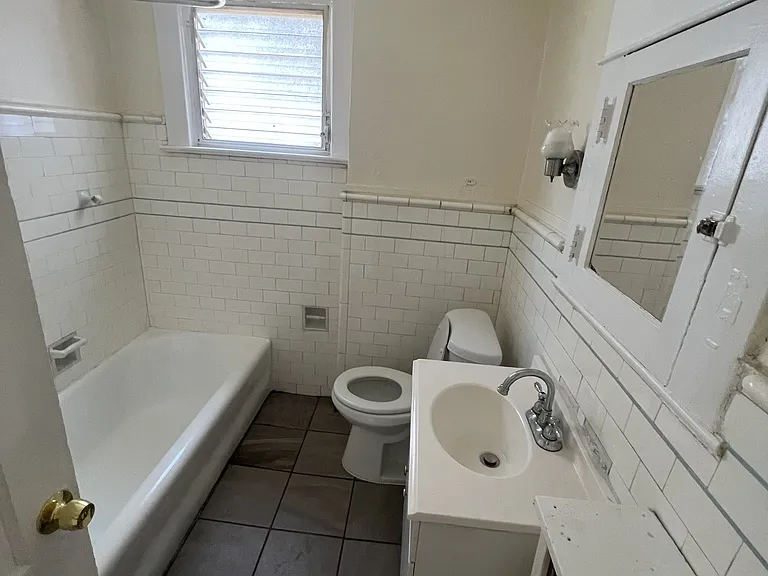 412 N Hermitage2nd Floor — Photo 5