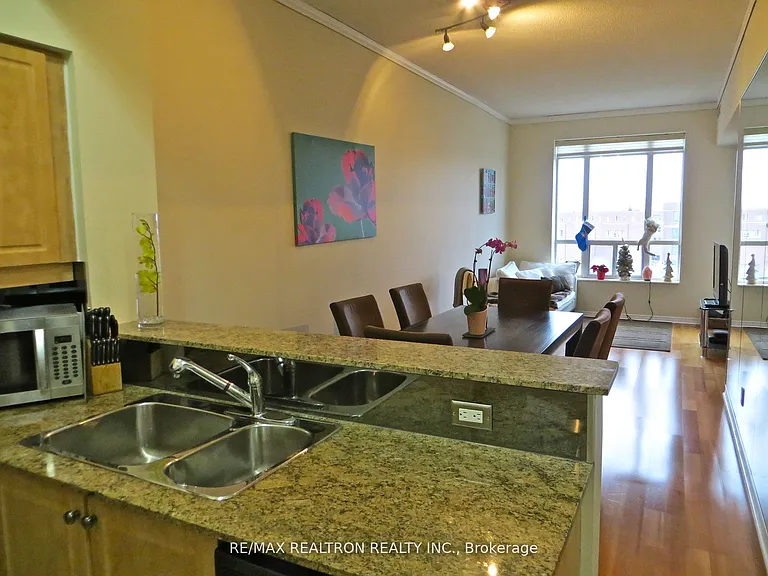 451 Rosewell Ave #607 — Photo 4