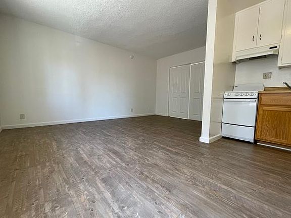 4th image of 5060 Bakman Ave #8