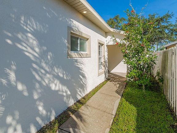 3rd image of 2643 Walden Ct