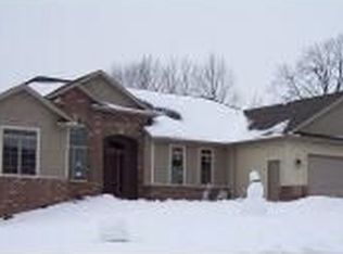 1083 Peonies Dr, De Pere, WI 54115