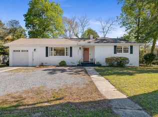 5884 N Rhett Ave, Hanahan, SC 29410