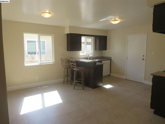 4th image of 1021 Trenton Blvd