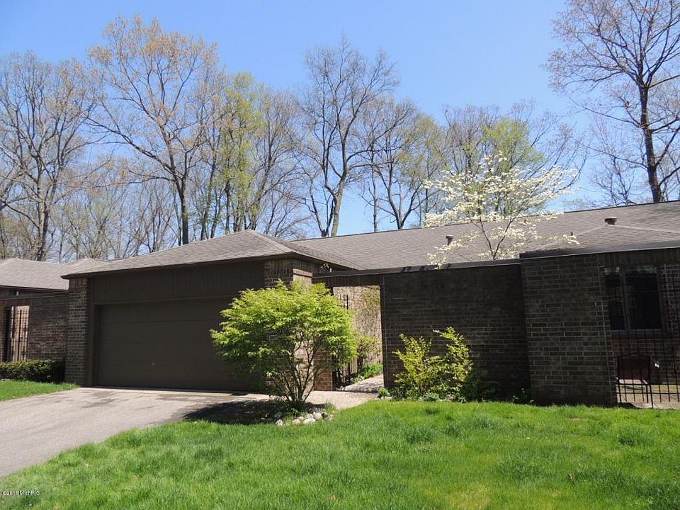 1st image of 4020 Lake Forest Ln