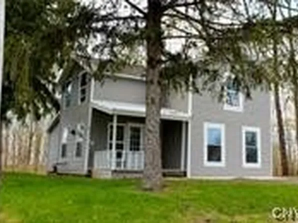 180 W Dezeng St, Clyde, NY 14433