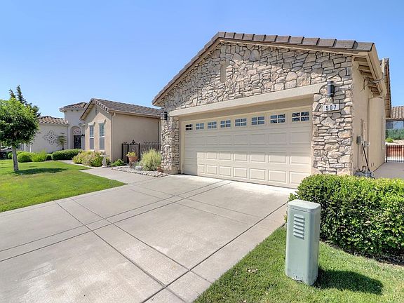 3rd image of 507 Twin Lakes Lane