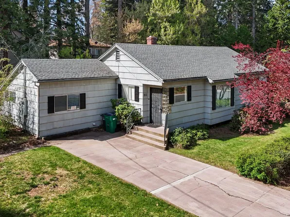211 Smith St, Mount Shasta, CA 96067