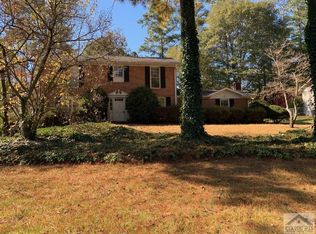 1300 Knoll Woods Ct, Roswell, GA 30075