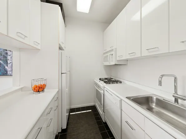 2373 Broadway 1610 image 4 of 5