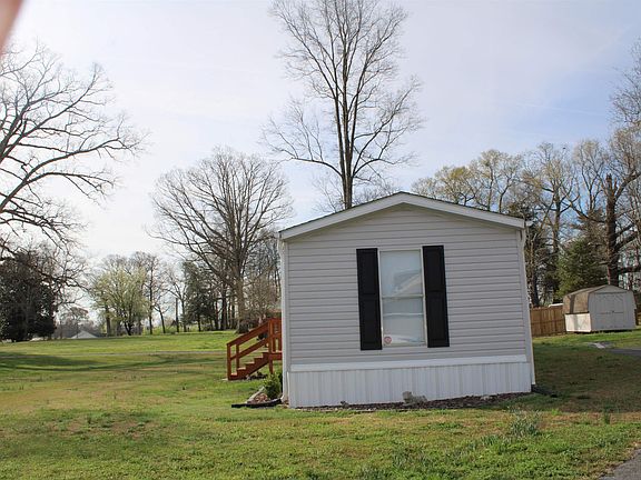 3rd image of 585 Midnight Rd