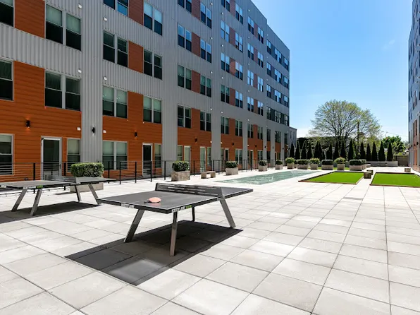 400 Claremont Avenue image 18 of 39