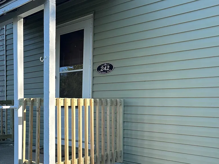 242 Grant St #1 — Photo 2