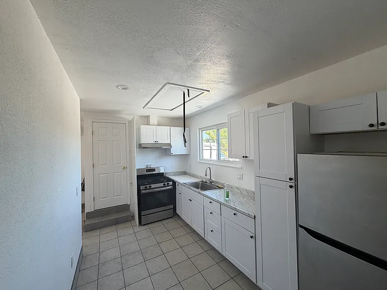 25 Elmwood Dr — Photo 3