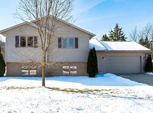 8600 Rollin Sunset Dr, Winona, MN 55987