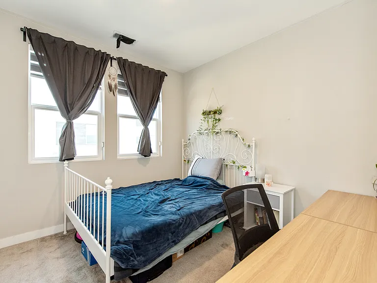 1426 S Urbana St — Photo 7