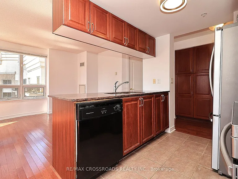 350 Princess Royal Dr #703 — Photo 10