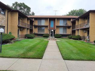 18318 Exchange Ave APT 1A, Lansing, IL 60438