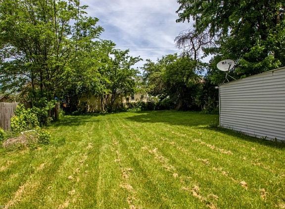 3rd image of 16824 Woodbury Ave