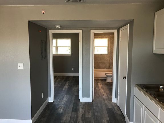 4th image of 3608 N Chadbourne St #3