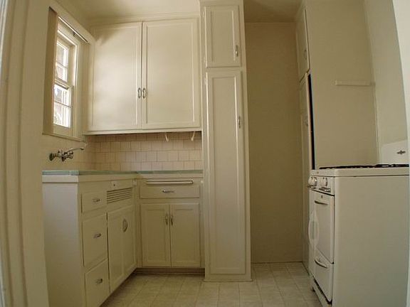 3rd image of 1433 21st St APT C