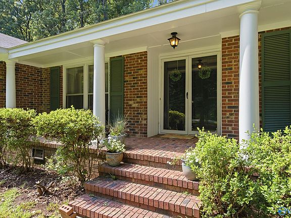 4th image of 107 Brookwood Dr W