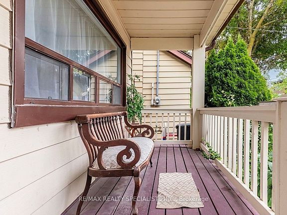 2nd image of 53 Harold St