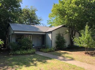 2853 Handley Dr, Fort Worth, TX 76112