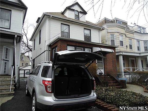 2nd image of 10116 120th St