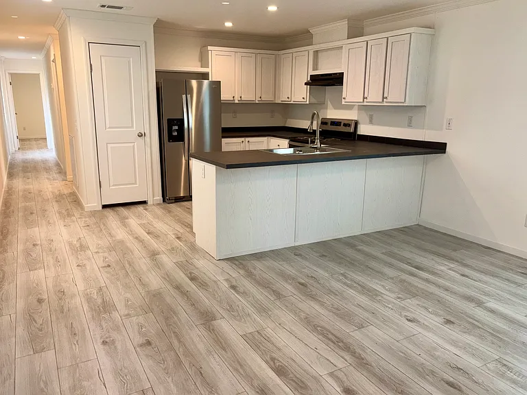4900 SE 102nd Pl #90 — Photo 3