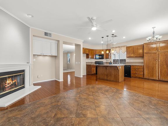 5th image of 26798 Wilkes Dr