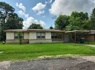 1303 Redbud Ln, La Marque, TX 77568