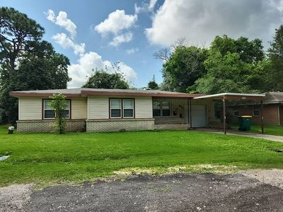 1303 Redbud Ln, La Marque, TX, 77568