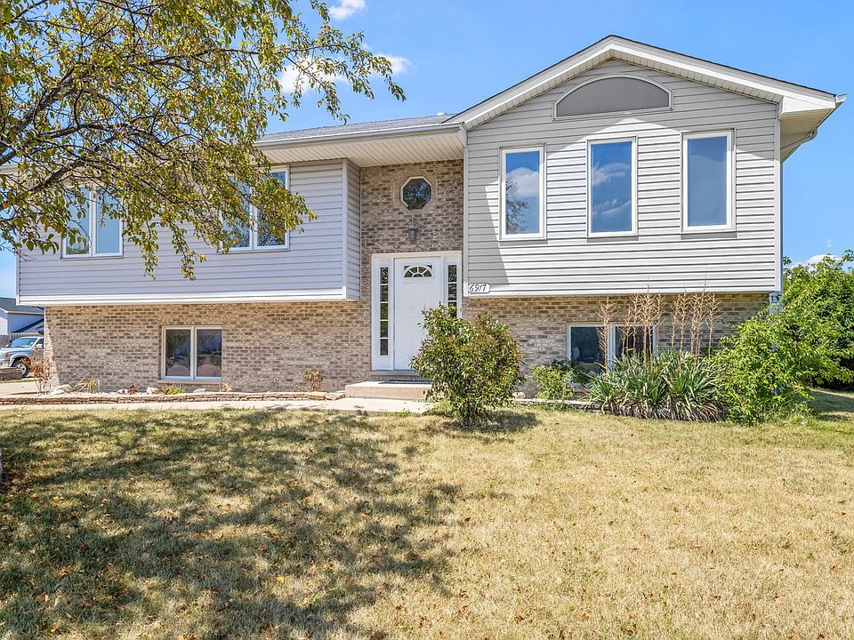 1st image of 6917 Great Falls Dr