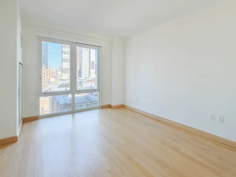 431 W 37th St #10G — Photo 17