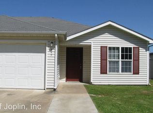 845 S Walker St, Webb City, MO 64870