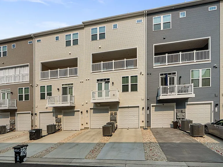 212 Matisse Pl — Photo 21