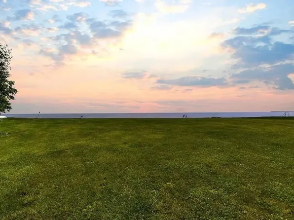 37240 Jefferson Ave, Harrison Township, MI 48045