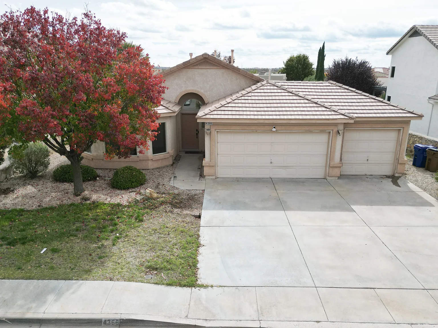 3 bed, 1775 sqft, $1,950 — Photo 1
