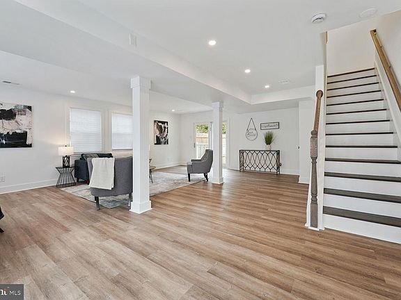 4th image of 6904 Kingston Dr