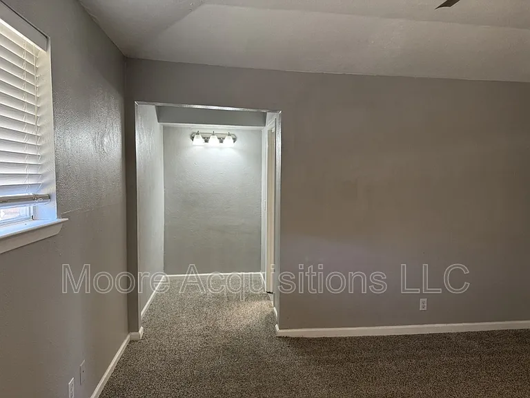 1833 Skyline Dr — Photo 21