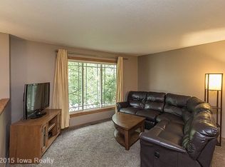 9275 Elmcrest Dr, Norwalk, IA 50211