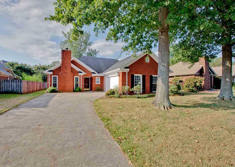 1st image of 2436 Johnstone Cir SE