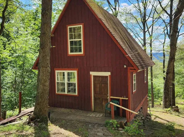 689 Lonesome Pine Ln, Great Cacapon, WV 25422