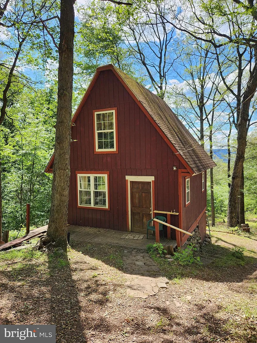 689 Lonesome Pine Ln photo 1